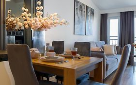 Apartamenty PREMIUM 56 obok Rynku Centrum, Parking - GARAŻ PODZIEMNY, wysoki standard, spokojna i cicha okolica, Parking - UNDERGROUND GARAGE, high standard, peaceful&quiet area